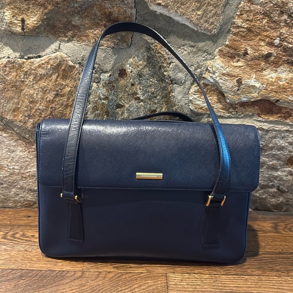Authentic Burberry Leather Navy Shoulder Bag Elegant Navy Blue Leather bag - Picture 1 of 17